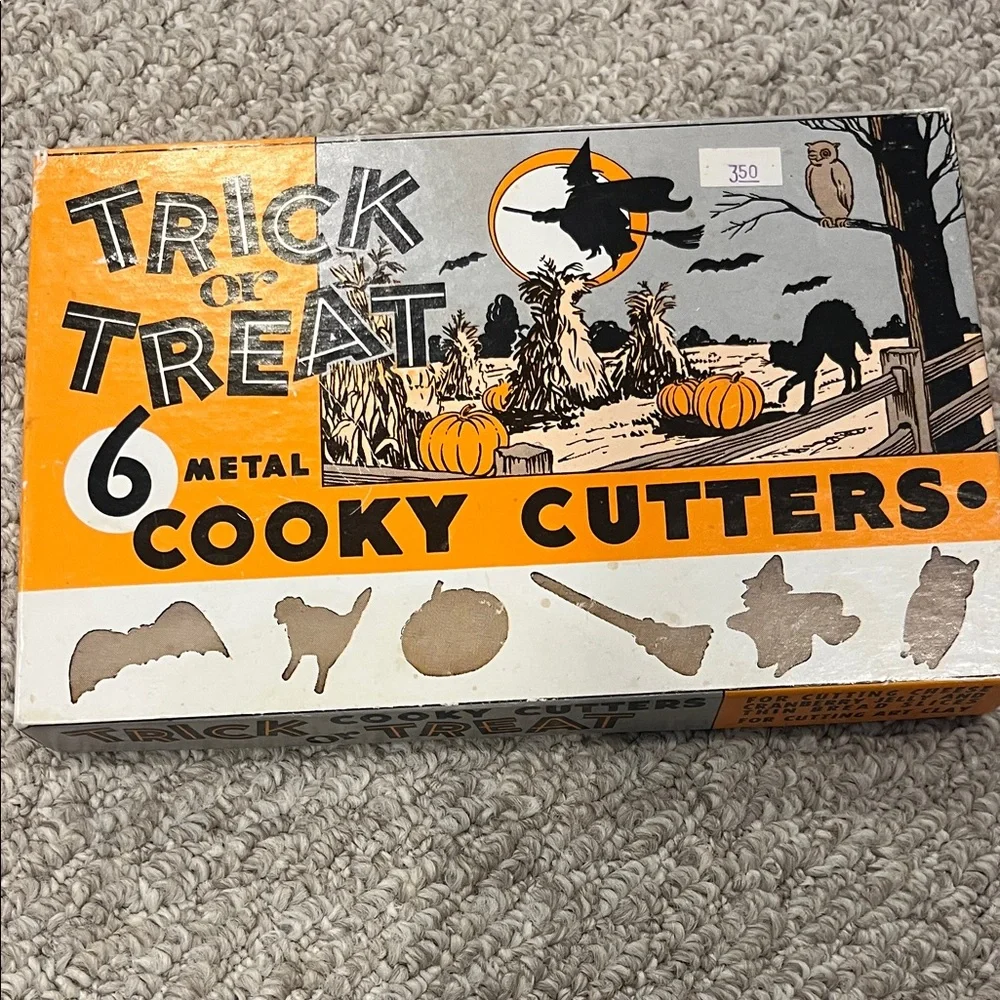 Trick or Treat Cookie Cutters - Picture 1 of 2